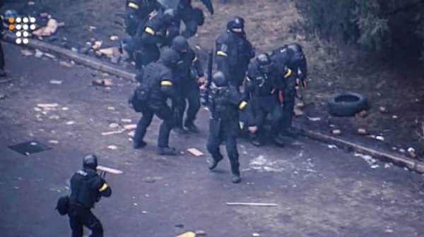 Дела Майдана: за расстрел митингующих будут судить еще 9 сотрудников "черной роты Беркута" Дела Майдана: за расстрел митингующих будут судить еще 9 сотрудников "черной роты Беркута"