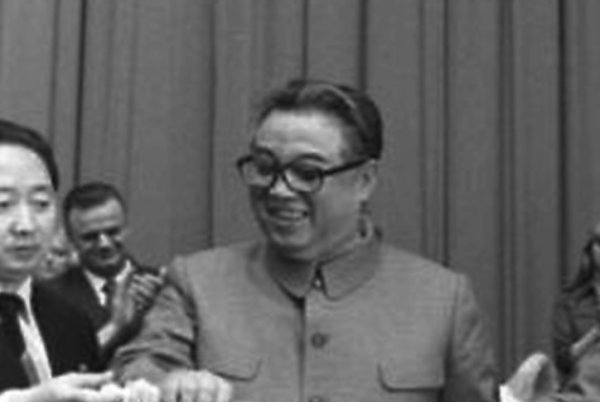 Секреты Ким Чен Ына. Как КНДР живет под колпаком диктатуры и почему не ладят две Кореи
Секреты Ким Чен Ына. Как КНДР живет под колпаком диктатуры и почему не ладят две Кореи