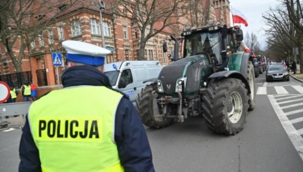 Розширення імпорту з України: польські фермери виходять на масштабний протест Розширення імпорту з України: польські фермери виходять на масштабний протест