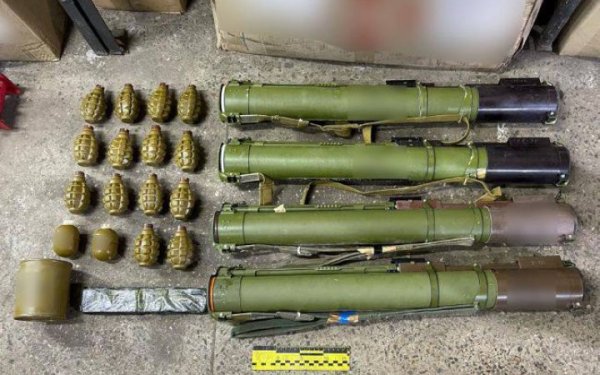 Поліцейські підозрюють харків’янина у торгівлі зброєю
Поліцейські підозрюють харків’янина у торгівлі зброєю