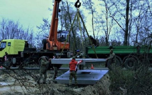 На Сумщині почали зводити фортифікаційні споруди
На Сумщині почали зводити фортифікаційні споруди