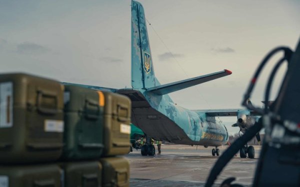 Politico: Завтра в Україну може прибути партія високоточних бомб GLSDB від США
Politico: Завтра в Україну може прибути партія високоточних бомб GLSDB від США