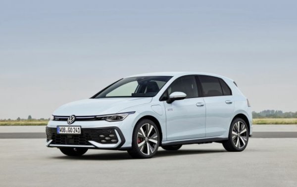 Новый Volkswagen Golf показали официально: разбираем ключевые особенности новинки
Новый Volkswagen Golf показали официально: разбираем ключевые особенности новинки