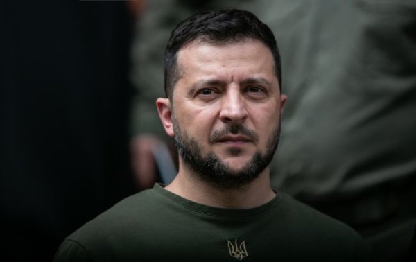 Зеленский прибыл с визитом в Эстонию
Зеленский прибыл с визитом в Эстонию