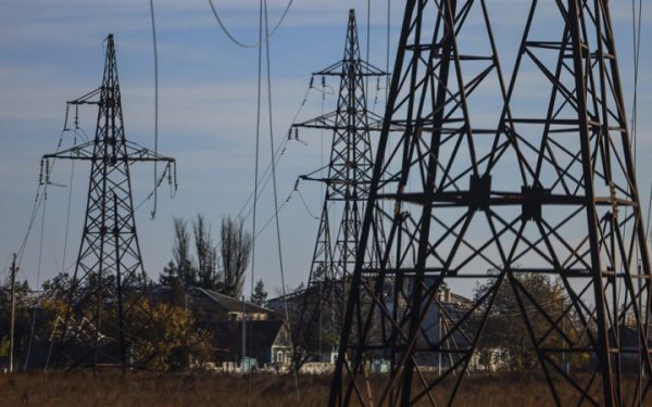 Міненерго закликає економити електроенергію у пікові години
Міненерго закликає економити електроенергію у пікові години