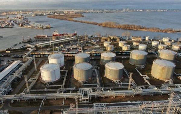 ГУР атаковало дронами нефтебазу в Санкт-Петербурге, есть попадания, - источник
ГУР атаковало дронами нефтебазу в Санкт-Петербурге, есть попадания, - источник