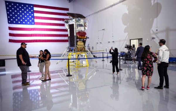 Лунная миссия США почти сразу оказалась под угрозой провала
Лунная миссия США почти сразу оказалась под угрозой провала