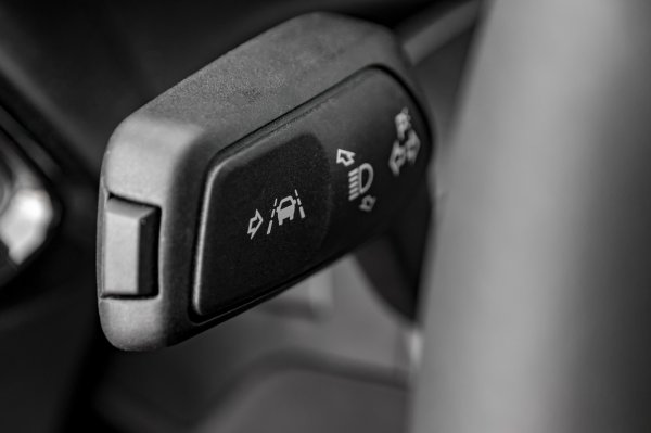 Круиз-контроль в вашем авто: как пользоваться и в чем опасность
Круиз-контроль в вашем авто: как пользоваться и в чем опасность