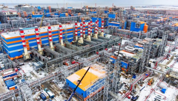 Ціна на газ у Європі за рік впала більш як удвічі Ціна на газ у Європі за рік впала більш як удвічі