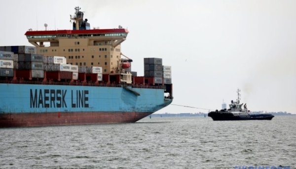Перевізник Maersk припинив транзит Червоним морем на невизначений термін Перевізник Maersk припинив транзит Червоним морем на невизначений термін