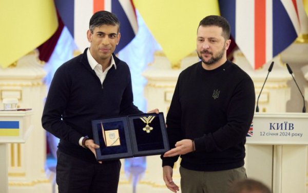 Головне за п'ятницю, 12 січня: бої на лівобережжі Дніпра, Ріші Сунак в Києві
Головне за п'ятницю, 12 січня: бої на лівобережжі Дніпра, Ріші Сунак в Києві