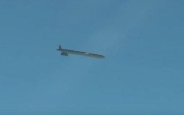 На подвірʼя одного з приватних будинків в Кременчуцькому районі упала російська ракета
На подвірʼя одного з приватних будинків в Кременчуцькому районі упала російська ракета