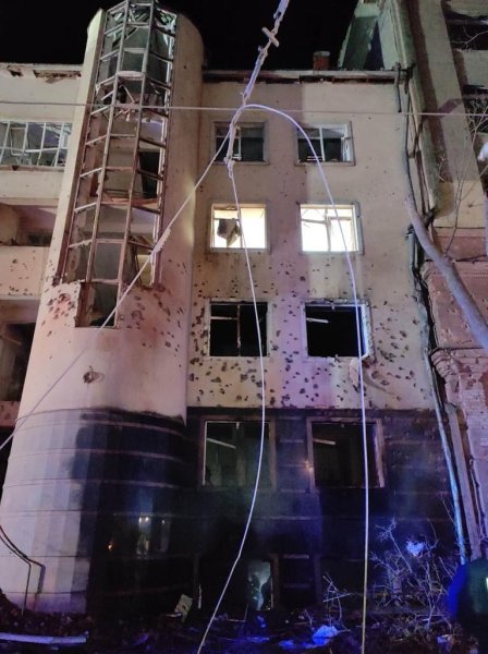 Горели квартиры, машины, больница. Фото и видео последствий ударов по Харькову и Одессе
Горели квартиры, машины, больница. Фото и видео последствий ударов по Харькову и Одессе