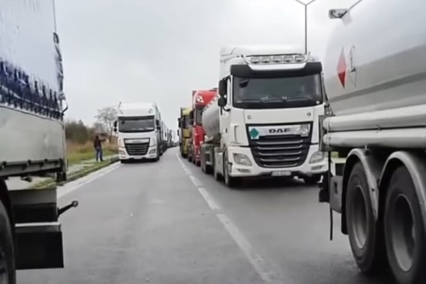 Польские перевозчики приостановят блокировку границы: договорились с правительством
Польские перевозчики приостановят блокировку границы: договорились с правительством