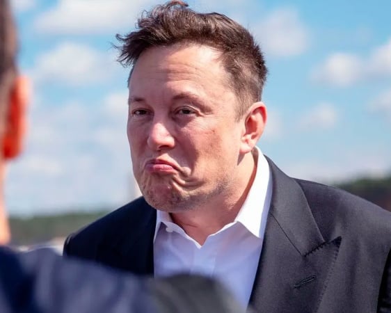 Акции Tesla упали после решения суда отменить бонус для Маска на $56 млрд
Акции Tesla упали после решения суда отменить бонус для Маска на $56 млрд