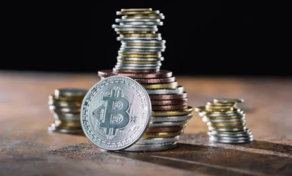 Главное за четверг: Рынок земли, биткоин-ETF и прогноз курса валют
Главное за четверг: Рынок земли, биткоин-ETF и прогноз курса валют