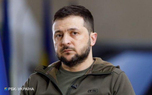 Зеленский изменил состав Ставки и СНБО
Зеленский изменил состав Ставки и СНБО