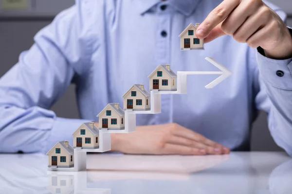 Рынок недвижимости в Украине: как изменилась стоимость квартир в январе (инфографика)
Рынок недвижимости в Украине: как изменилась стоимость квартир в январе (инфографика)