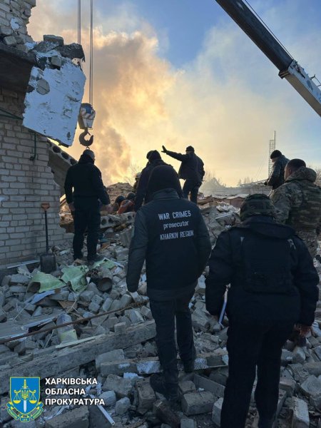 Окупанти вдарили по Куп’янську, є руйнування. Поранені люди (оновлено)
Окупанти вдарили по Куп’янську, є руйнування. Поранені люди (оновлено)