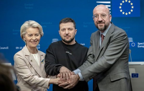 ЕС одобрил помощь Украине на 50 млрд евро
ЕС одобрил помощь Украине на 50 млрд евро