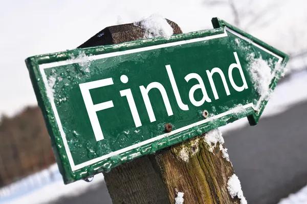 Финляндия отказалась открыть границу с россией 11 февраля
Финляндия отказалась открыть границу с россией 11 февраля