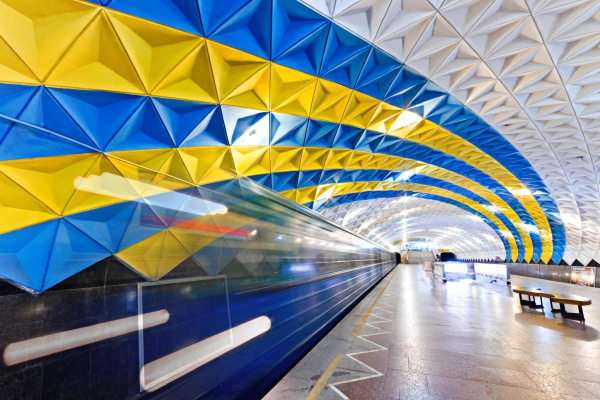 У Харкові через постійні обстріли почала протікати стеля в метро У Харкові через постійні обстріли почала протікати стеля в метро