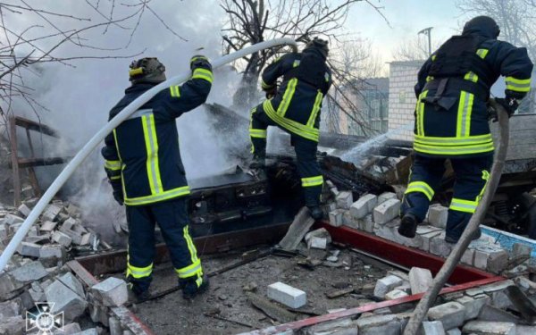 Росіяни обстріляли село на Херсонщині
Росіяни обстріляли село на Херсонщині
