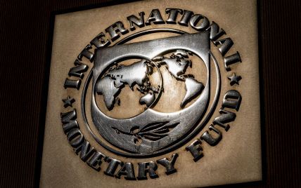 МВФ и Украина договариваются о транше в $900 млн — Bloomberg
МВФ и Украина договариваются о транше в $900 млн — Bloomberg