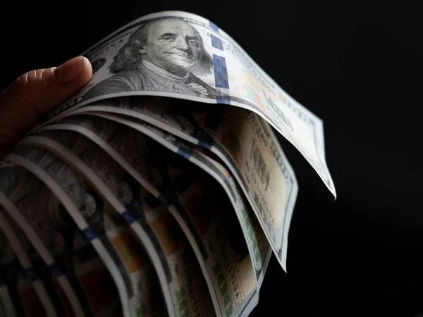 НБУ снизил продажу валюты за неделю вдвое
НБУ снизил продажу валюты за неделю вдвое