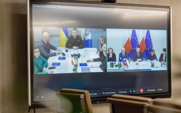 Минулого року у Польщі українці оформили близько 205 тис закордонних паспортів, – МВС
Минулого року у Польщі українці оформили близько 205 тис закордонних паспортів, – МВС