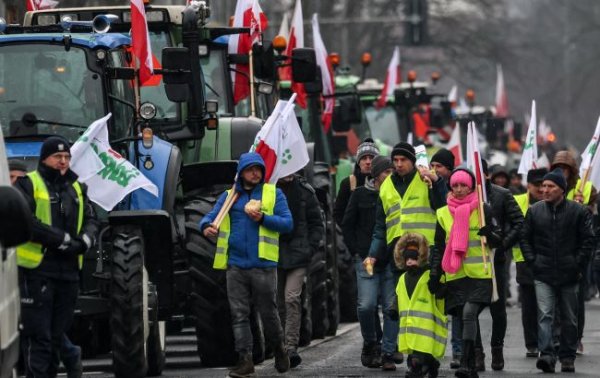 На протестах у Польщі знову помітили проросійські гасла, - ЗМІ
На протестах у Польщі знову помітили проросійські гасла, - ЗМІ