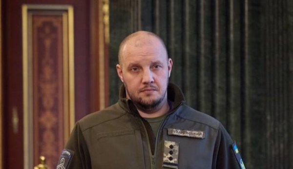 "Барс" сменил "Волонтера". Кто теперь руководит армией вместо "команды Залужного"
"Барс" сменил "Волонтера". Кто теперь руководит армией вместо "команды Залужного"