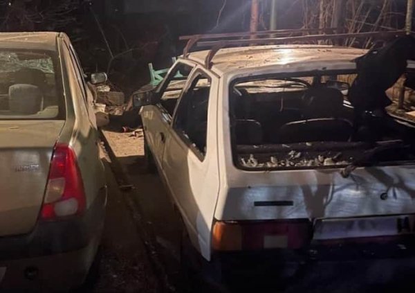 Обломки "Шахедов" повредили 3 дома и 2 авто на Днепропетровщине Обломки "Шахедов" повредили 3 дома и 2 авто на Днепропетровщине