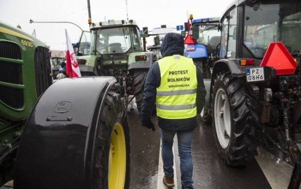Висипане зерно та посилення блокади. Що відбувається на кордоні з Польщею: головне
Висипане зерно та посилення блокади. Що відбувається на кордоні з Польщею: головне