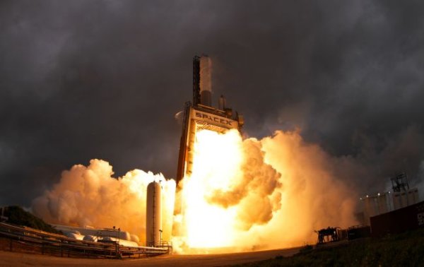 У Пентагоні хочуть використовувати ракети SpaceX для транспортування вантажів на Землі
У Пентагоні хочуть використовувати ракети SpaceX для транспортування вантажів на Землі
