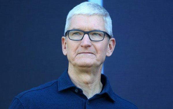 Apple цього року презентує власний ШІ
Apple цього року презентує власний ШІ