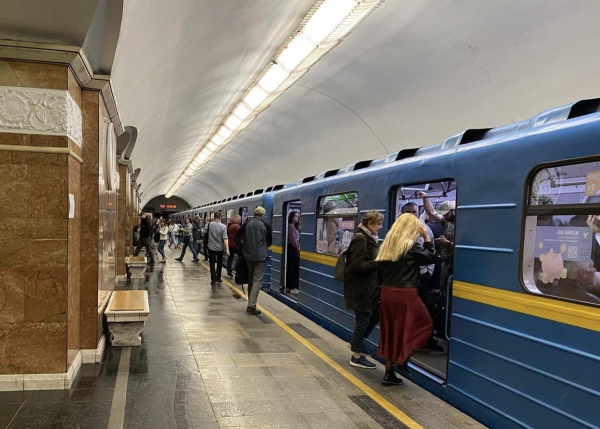 "Буде катастрофа": названі найнебезпечніші ділянки синьої гілки київського метро "Буде катастрофа": названі найнебезпечніші ділянки синьої гілки київського метро