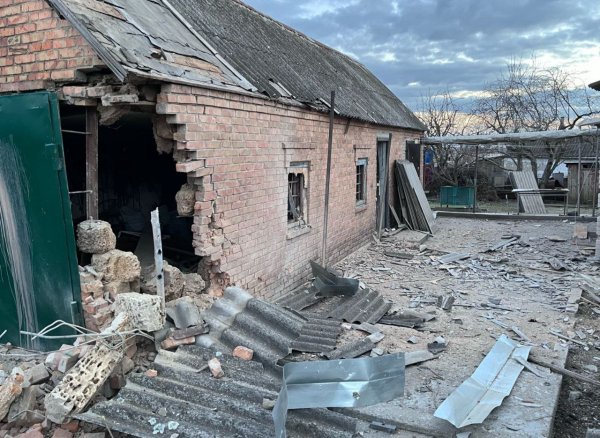 Через російські обстріли Нікополя - двоє поранених
Через російські обстріли Нікополя - двоє поранених
