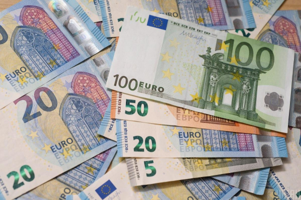 Знайти гроші на пенсії: де взяти гроші на соцвиплати для українців у 2024
Знайти гроші на пенсії: де взяти гроші на соцвиплати для українців у 2024