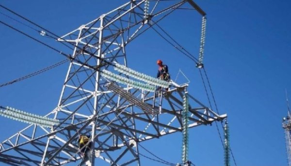 На Дніпропетровщині внаслідок атаки дронів пошкоджене обладнання Укренерго На Дніпропетровщині внаслідок атаки дронів пошкоджене обладнання Укренерго