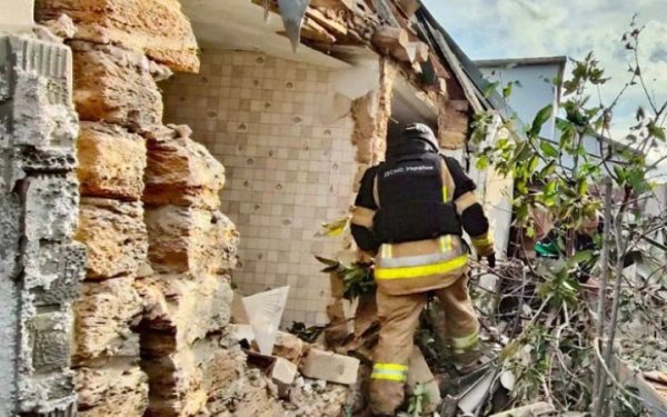 Російська армія знову завдала ударів по Херсону
Російська армія знову завдала ударів по Херсону