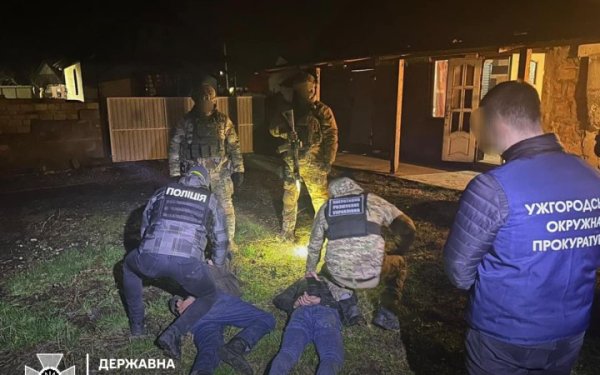 Прикордонники викрили на Закарпатті групу переправників чоловіків за кордон
Прикордонники викрили на Закарпатті групу переправників чоловіків за кордон