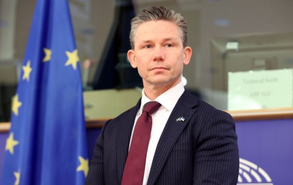 Бойові катери та підводне озброєння. Швеція оголосила про найбільший пакет допомоги для України
Бойові катери та підводне озброєння. Швеція оголосила про найбільший пакет допомоги для України