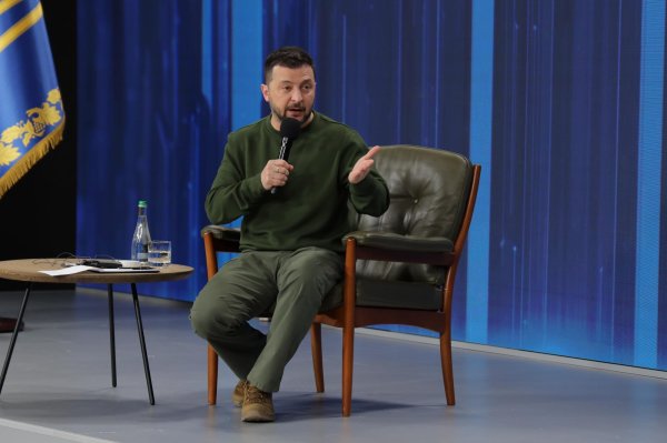 Пішли у відмову. Чому Макрон заговорив про відправку військ НАТО в Україну та чи реально це
Пішли у відмову. Чому Макрон заговорив про відправку військ НАТО в Україну та чи реально це