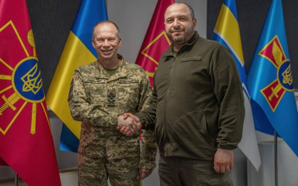 Умєров і Сирський на першій нараді обговорили детальний план дій ЗСУ на 2024 рік
Умєров і Сирський на першій нараді обговорили детальний план дій ЗСУ на 2024 рік