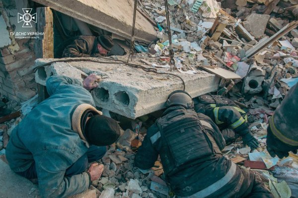 У Куп'янську з-під завалів дістали тіло ще одного чоловіка, кількість жертв збільшилася
У Куп'янську з-під завалів дістали тіло ще одного чоловіка, кількість жертв збільшилася