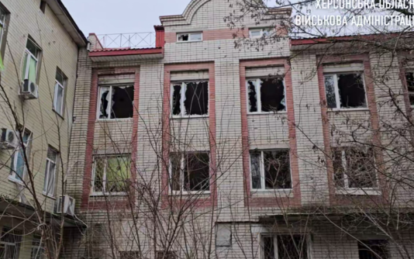 Окупанти з самого ранку криють вогнем Херсон, обстріляли медзаклад та приватний сектор
Окупанти з самого ранку криють вогнем Херсон, обстріляли медзаклад та приватний сектор