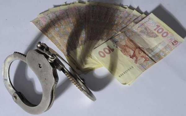 На Львівщині затримали ділка, що виготовляв фальшиві посвідчення військовозобов’язаних і перепустки
На Львівщині затримали ділка, що виготовляв фальшиві посвідчення військовозобов’язаних і перепустки