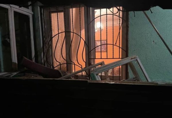 Обломки "Шахедов" повредили 3 дома и 2 авто на Днепропетровщине Обломки "Шахедов" повредили 3 дома и 2 авто на Днепропетровщине