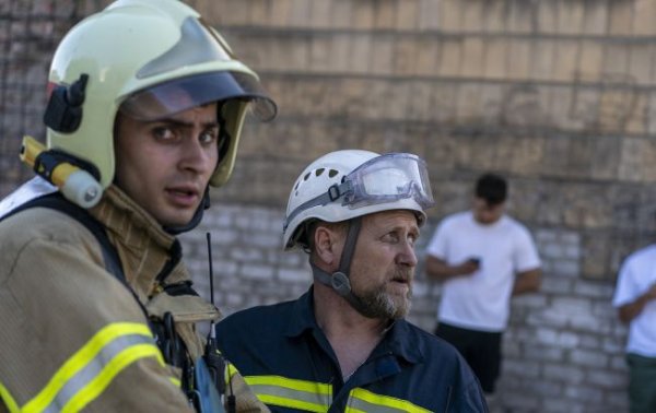 Обстріл Дніпра: в ОВА показали фото наслідків удару росіян
Обстріл Дніпра: в ОВА показали фото наслідків удару росіян
